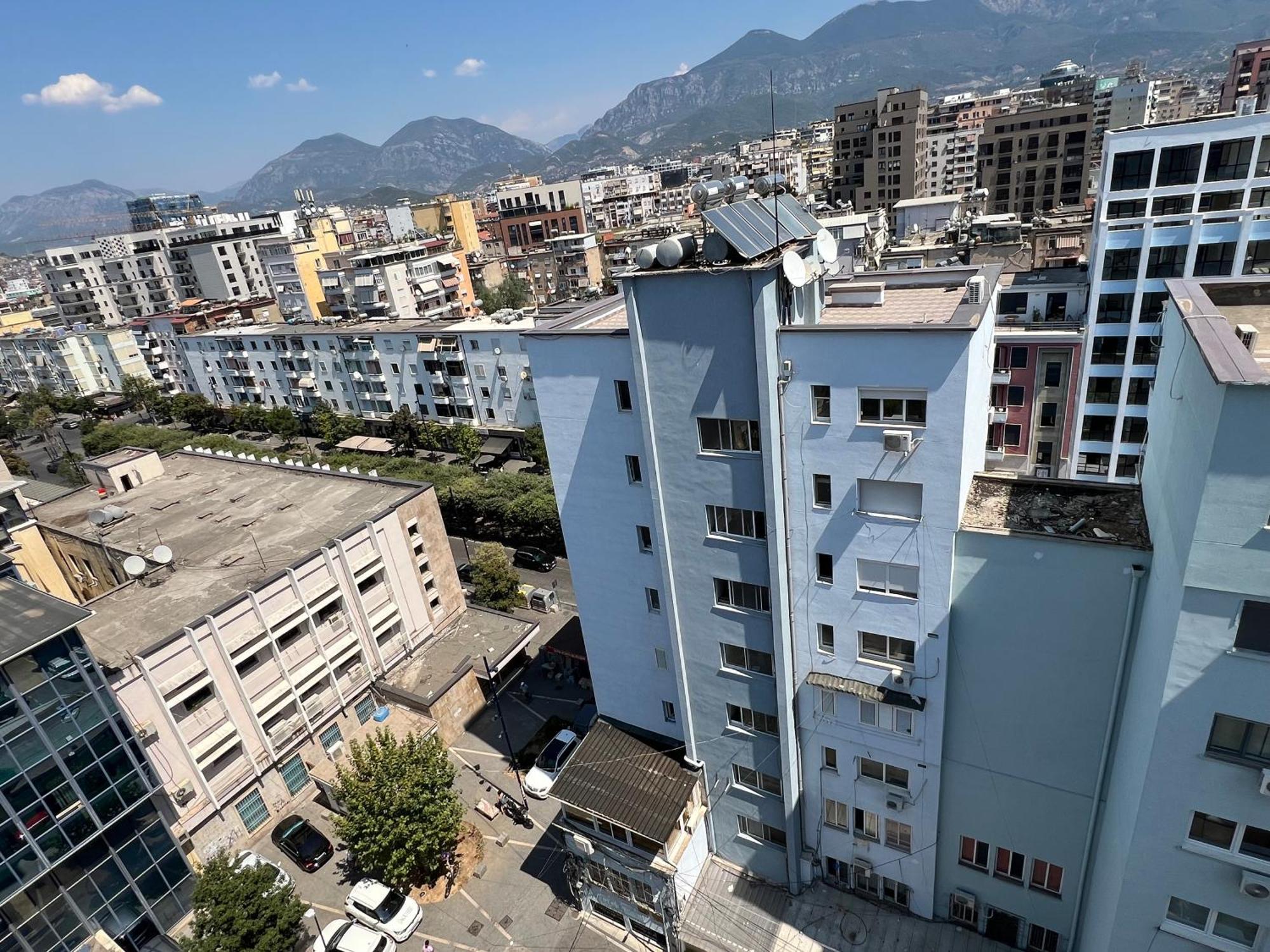 Center View Luxury Apartment 地拉那 外观 照片